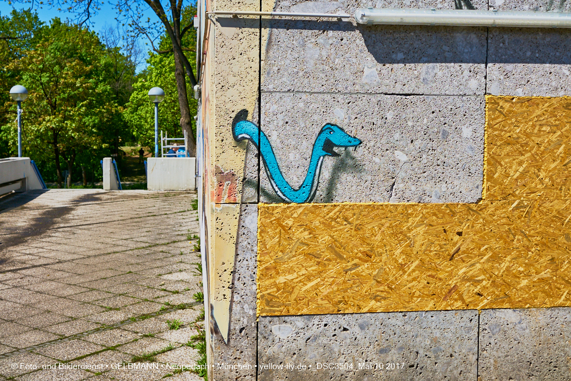 21.03.2017 - Abrissbaustelle Quiddezentrum in Neuperlach